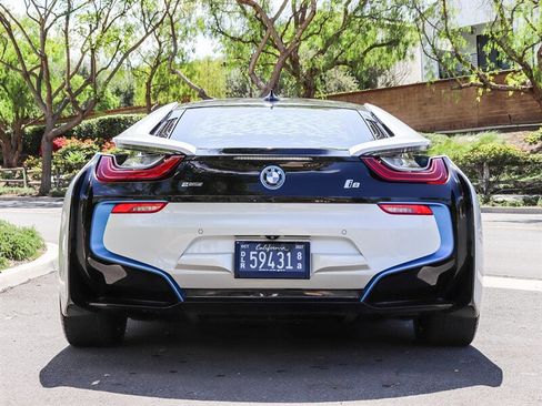 Used 2017 BMW i8 image 6