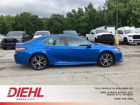 Used 2019 Toyota Camry SE FWD image 8