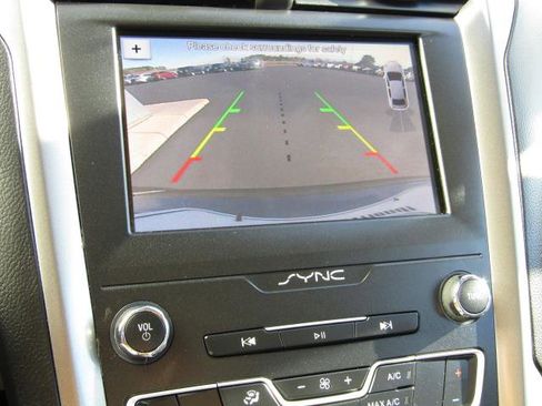 Used 2019 Ford Fusion SE image 19