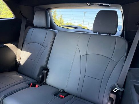 Used 2024 Buick Enclave Essence w/ Experience Buick Package AWD/4WD image 18