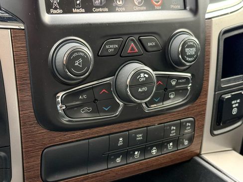 Used 2017 RAM 1500 Laramie w/ Convenience Group AWD/4WD image 22