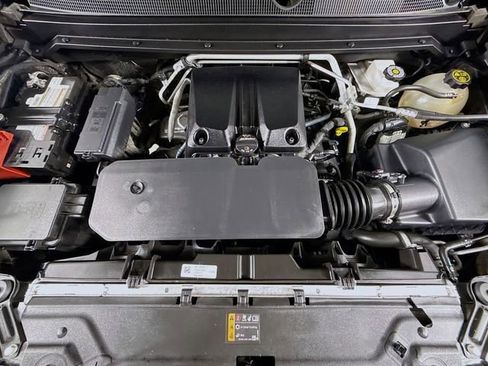 Used 2023 Chevrolet Colorado Trail Boss image 28