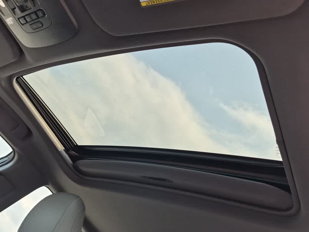 Used 2019 Toyota Avalon Limited w/ Advanced Safety Package FWD image 12