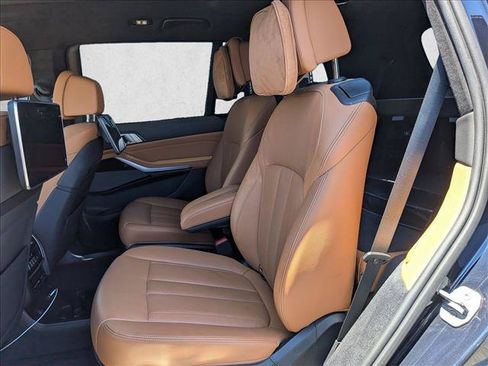 Used 2019 BMW X7 xDrive50i w/ M Sport Package AWD/4WD image 16