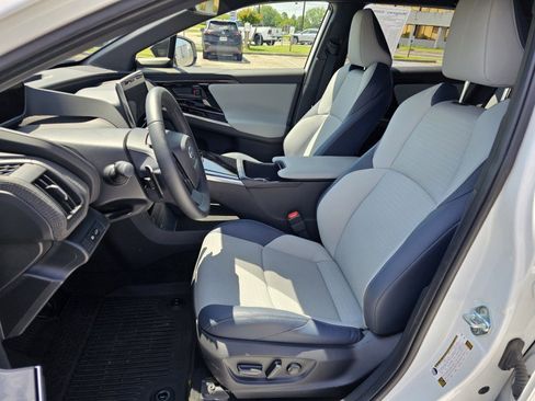 Used 2023 Subaru Solterra AWD image 7