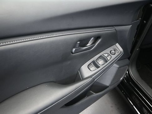 Used 2025 Nissan Sentra S FWD image 11