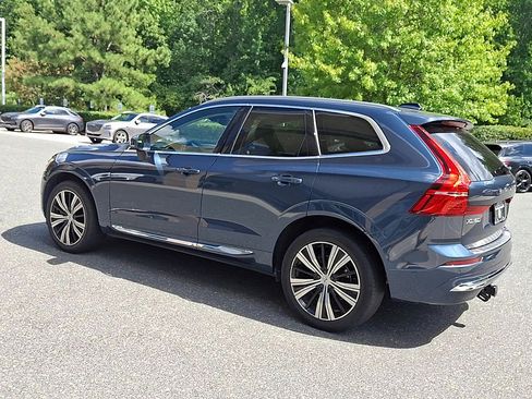 Used 2022 Volvo XC60 B5 Inscription w/ Advanced Package FWD image 2
