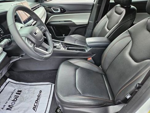 Used 2024 Jeep Compass Limited image 7