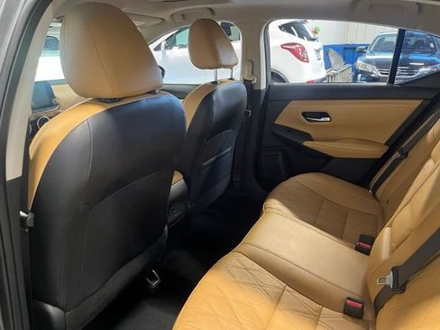 Used 2021 Nissan Sentra SV w/ SV Premium Package FWD image 18