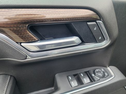 Used 2025 Chevrolet Silverado 1500 LT image 25