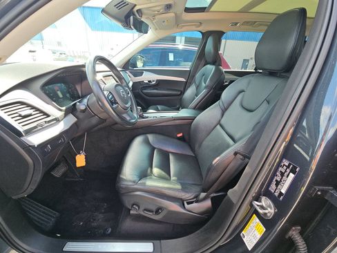 Used 2022 Volvo XC90 T5 Momentum AWD/4WD image 5