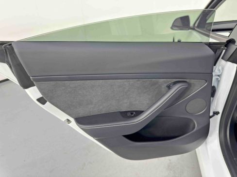 Used 2023 Tesla Model 3 Standard Range image 44