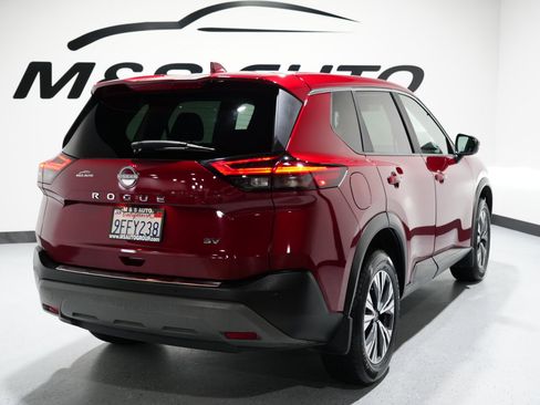 Used 2023 Nissan Rogue SV image 8