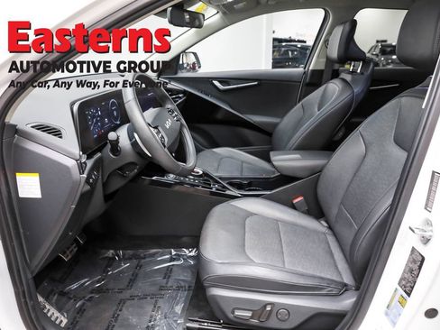 Used 2023 Kia Niro Wave FWD image 14