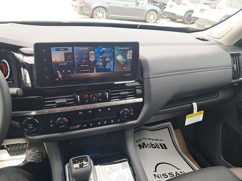 New 2026 Nissan Pathfinder Platinum w/ Lighting Package image 20