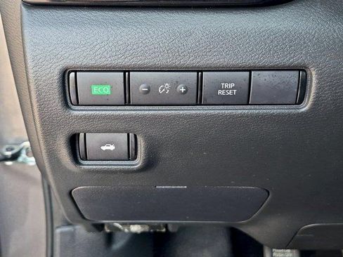 Used 2024 Nissan Sentra SV w/ Trunk Package FWD image 17