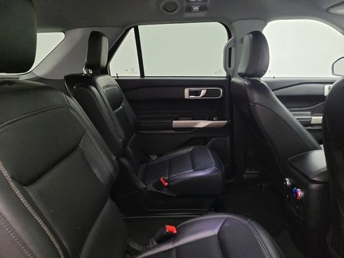 Used 2022 Ford Explorer XLT w/ Equipment Group 202A image 19