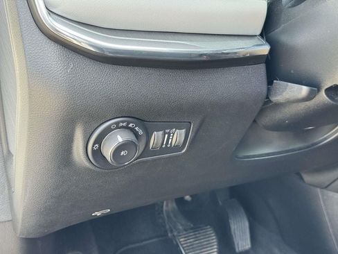Used 2022 Jeep Compass Limited AWD/4WD image 10