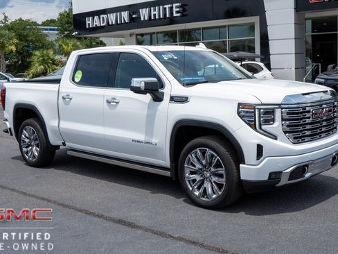 Used 2023 GMC Sierra 1500 Denali w/ Denali Reserve Package AWD/4WD image 1
