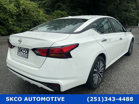 Used 2025 Nissan Altima 2.5 SV FWD image 5
