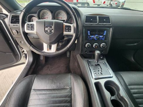 Used 2011 Dodge Challenger RWD image 11