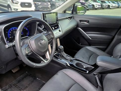 Used 2022 Toyota Corolla Cross XLE FWD image 25