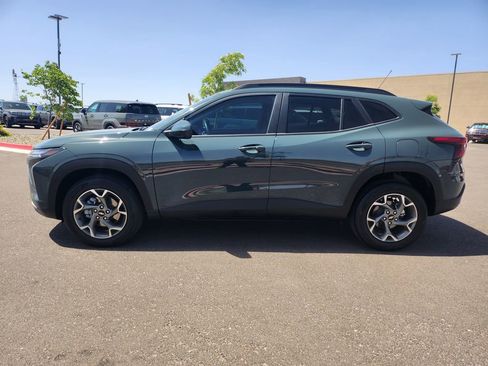 Used 2025 Chevrolet Trax LT w/ Driver Confidence Package FWD image 8