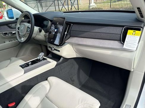 New 2026 Volvo XC90 B6 Ultra w/ Protection Package image 15