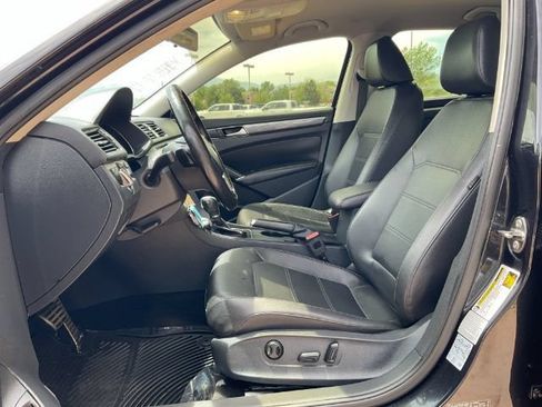 Used 2017 Volkswagen Passat 1.8T R-Line FWD image 13
