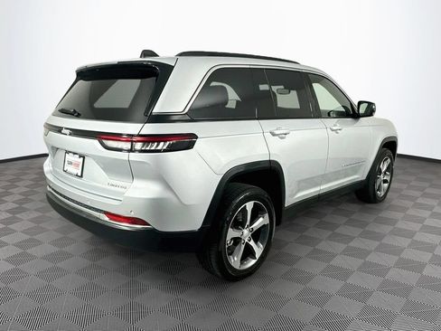 Certified 2024 Jeep Grand Cherokee Limited AWD/4WD image 12