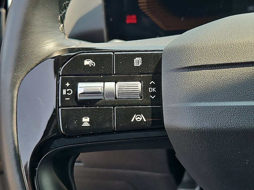 Certified 2026 Kia Sorento LX FWD image 22