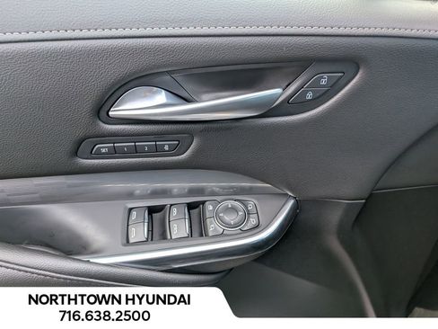 Used 2025 Cadillac XT4 Premium Luxury image 32