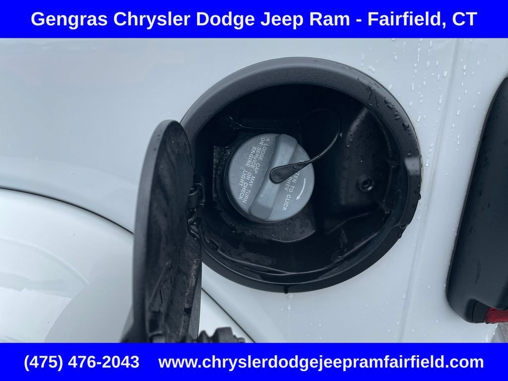 Used 2023 Jeep Wrangler Unlimited Sahara w/ Cold Weather Group AWD/4WD image 35