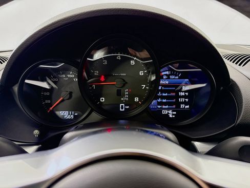Certified 2018 Porsche 718 Cayman RWD image 16