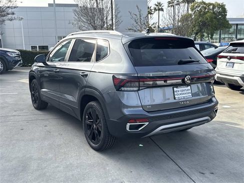 New 2025 Volkswagen Taos SE image 2