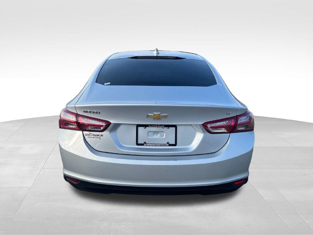 Used 2022 Chevrolet Malibu LT FWD image 4