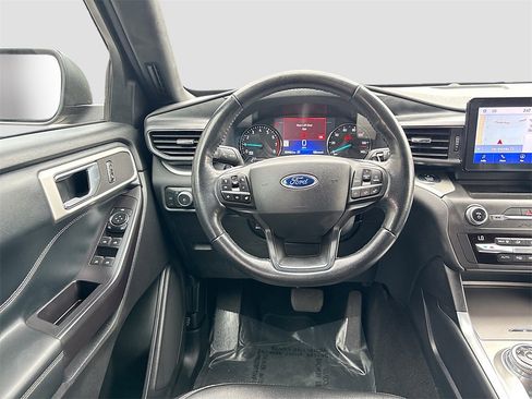 Used 2020 Ford Explorer XLT w/ Equipment Group 202A image 22