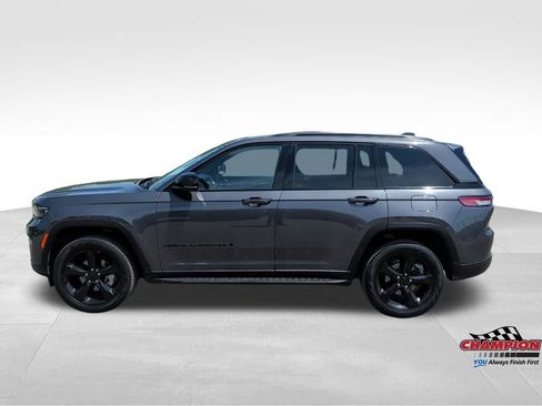 Used 2024 Jeep Grand Cherokee Limited w/ Luxury Tech Group II AWD/4WD image 2