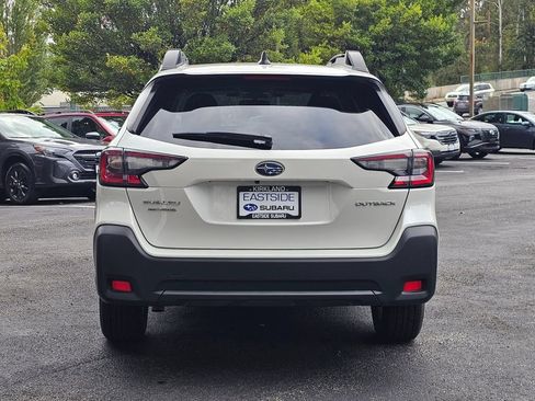 Used 2025 Subaru Outback Premium AWD/4WD image 6