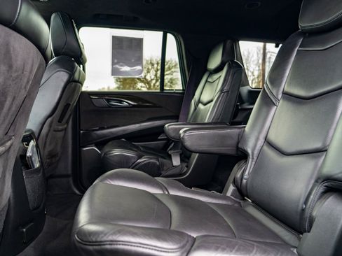 Used 2017 Cadillac Escalade Platinum AWD/4WD image 22