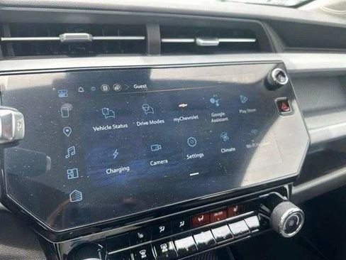 New 2027 Chevrolet Bolt LT w/ Comfort Package FWD image 35