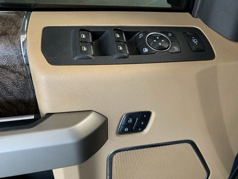 Used 2017 Ford F250 Lariat w/ Lariat Ultimate Package image 9