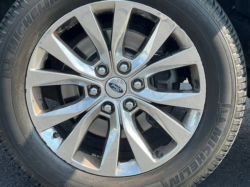 Used 2016 Ford F150 XLT w/ Equipment Group 302A Luxury AWD/4WD image 14