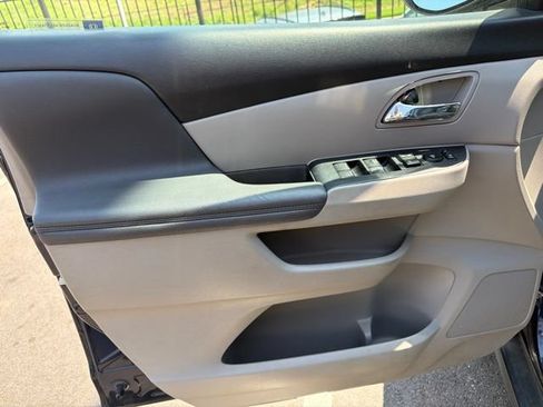 Used 2017 Honda Odyssey EX-L image 24