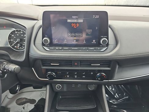 Used 2023 Nissan Rogue S image 23