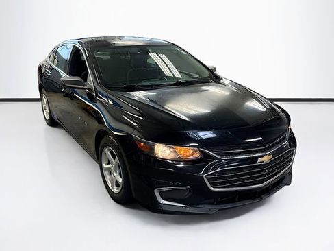 Used 2017 Chevrolet Malibu LS image 3