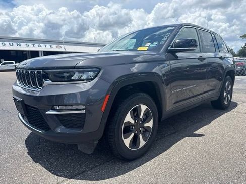 Used 2024 Jeep Grand Cherokee Limited 4xe AWD/4WD image 3