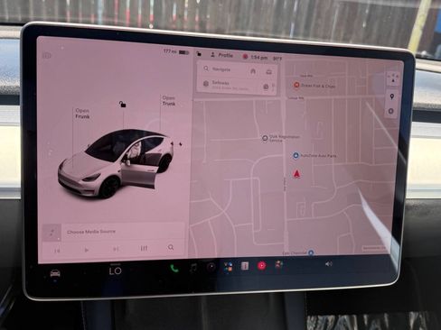 Used 2021 Tesla Model Y Long Range AWD/4WD image 10