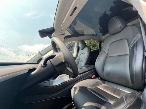 Used 2025 Tesla Model Y Long Range AWD/4WD image 18
