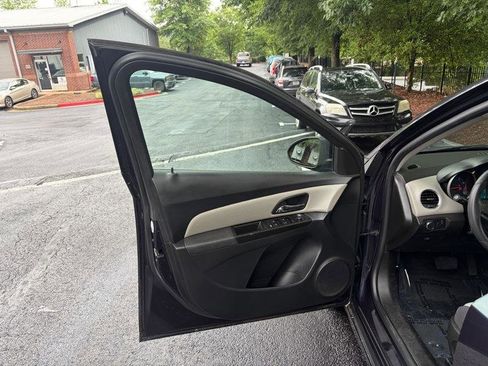 Used 2014 Chevrolet Cruze LS FWD image 21